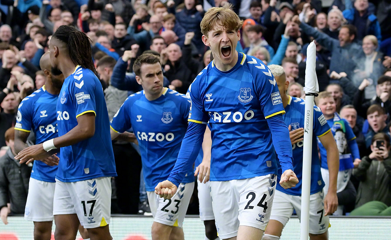 德甲最新身价：17岁小将卡尔暴涨至6000万，凯恩跌至6500万（德甲身价榜更新：17岁新星卡尔飙至6000万，凯恩降至6500万）