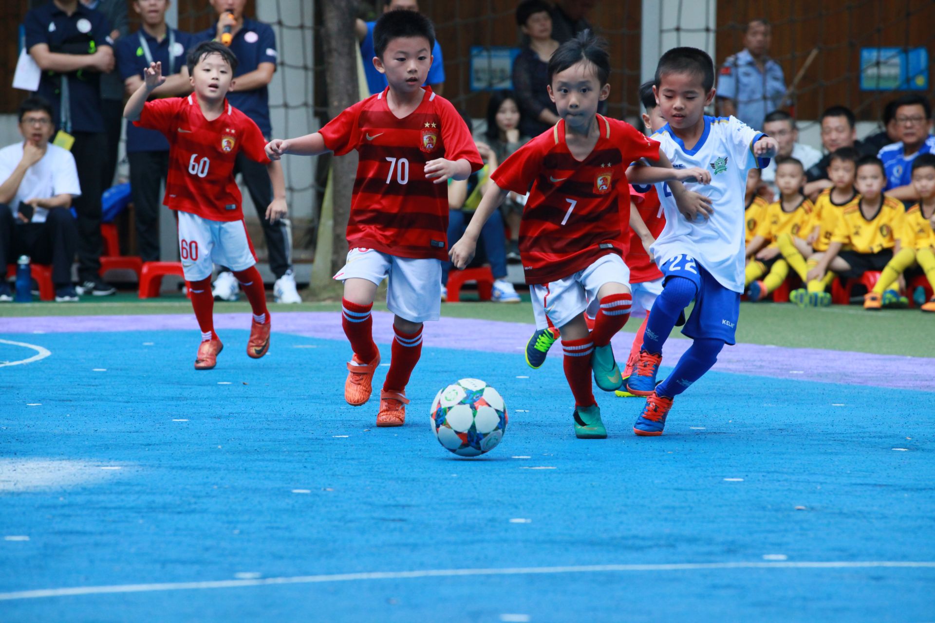 世界杯历史十大进球再引热议（世界杯史上十大经典进球再度掀起热议）