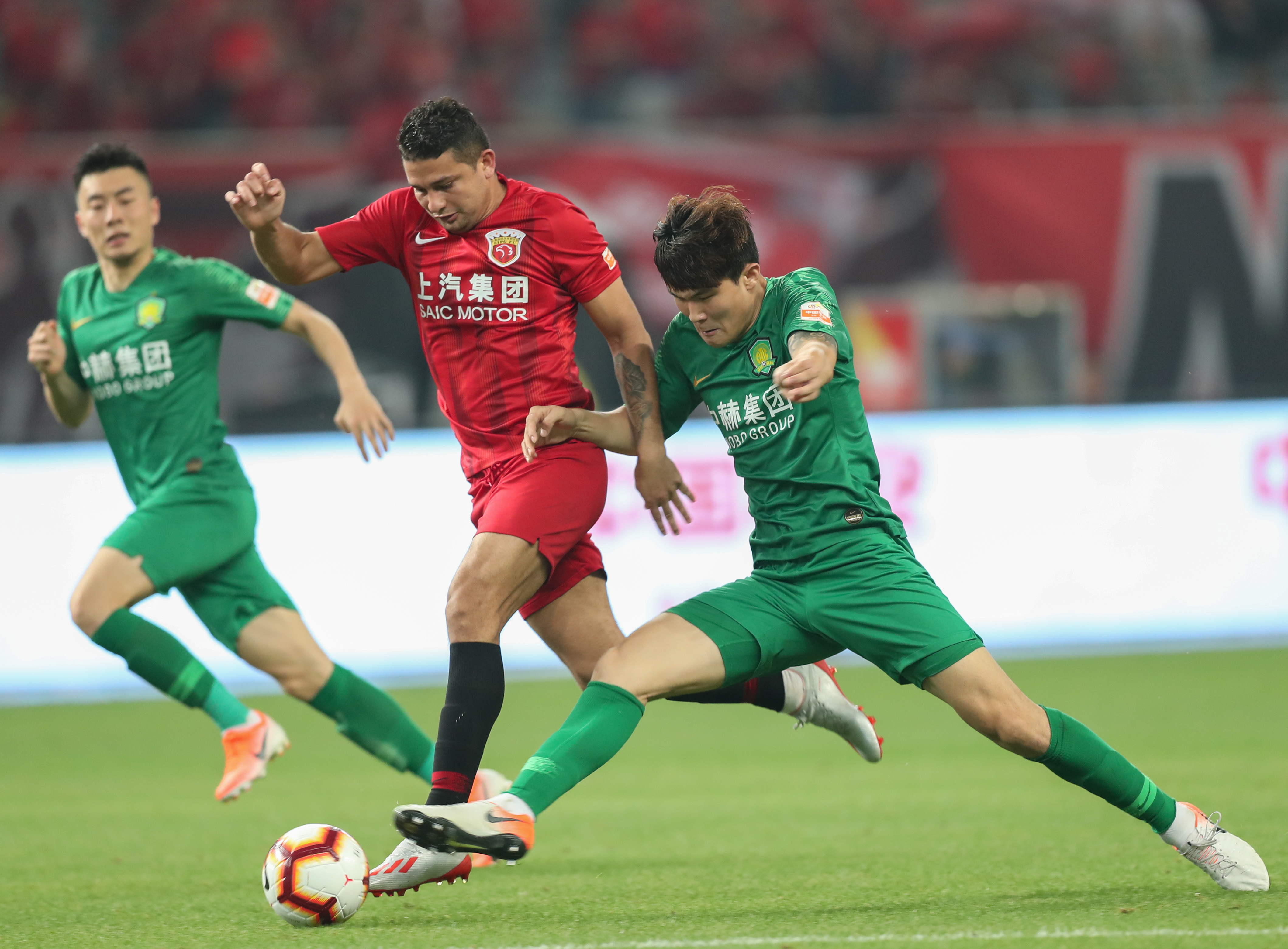 丘库埃泽：与梅西交手是任何球员的梦想 皇萨都是最佳俱乐部之一（丘库埃泽：能与梅西对阵是每位球员的梦想，皇马与巴萨皆属世界顶级豪门）