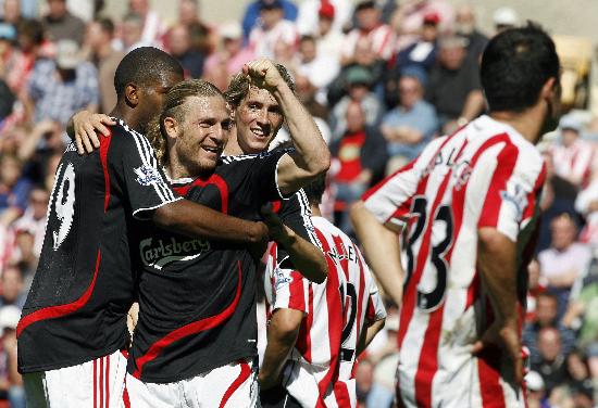 全市场：尤文与那不勒斯对格雷茨卡有意，正关注其续约情况（全市场：尤文与那不勒斯有意格雷茨卡，正密切关注其续约进展）