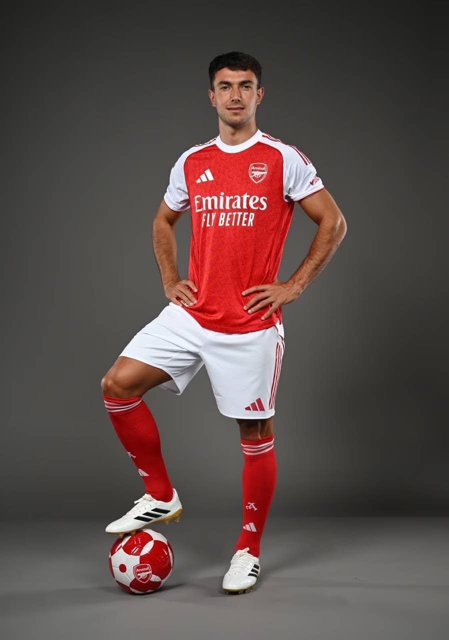 马斯切拉诺：梅西整个赛季都令人惊叹，他来这就是为了奖杯（马斯切拉诺：梅西本季表现惊艳，他来此只为夺冠）