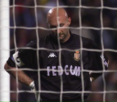 队报：大巴黎女足3场比赛因球员违规被判负，联赛被扣掉9分（队报：巴黎圣日耳曼女足因球员违规被判3场失利，联赛积分被扣9分）