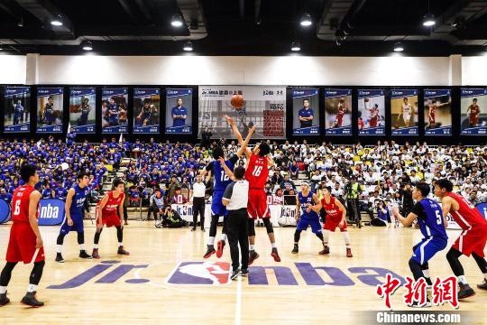 国安董事长周金辉赛前更衣室动员：今天就一个字，干！（周金辉赛前在更衣室鼓劲：国安今天就一个字，干！）