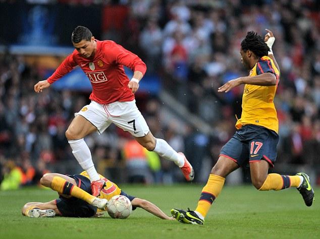 世体：诺坎普施工工人中出现一例肺结核，大约50人发起了抗议（世体：诺坎普工地曝出一例肺结核，约50人发起抗议）