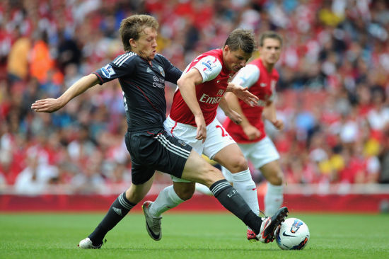 这套阵型就是为他们量身打造的（这套阵型正是为他们而生）