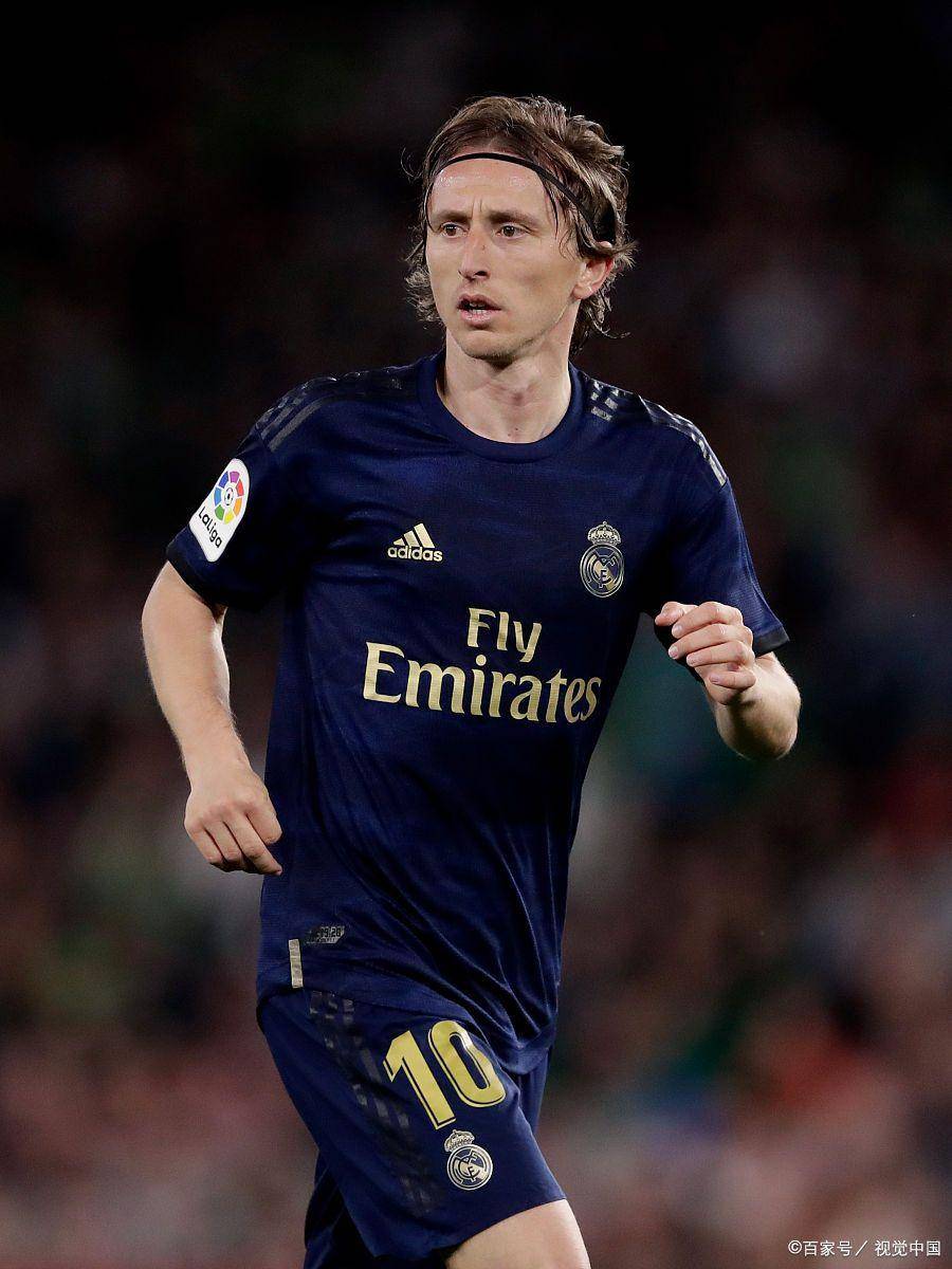 皇马更衣室内乱曝光，阿隆索希望3天后能赢曼城稳定军心（皇马更衣室风波曝光，阿隆索盼三天后击败曼城稳住军心）