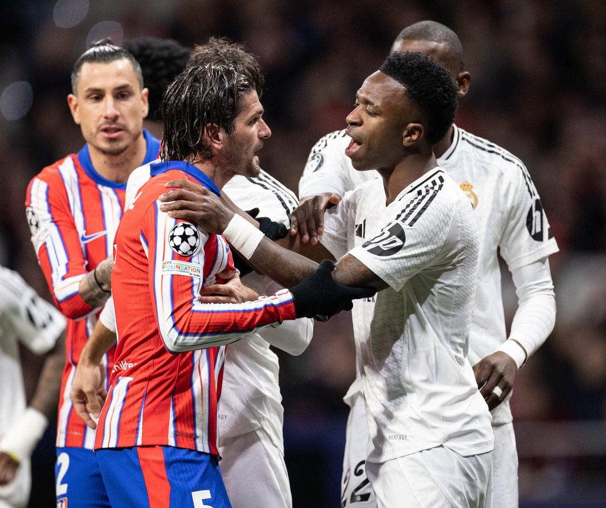 意甲第15轮观赛指南：佛罗伦萨继续力争首胜，罗马科莫强强对决（意甲第15轮前瞻：佛罗伦萨仍冲首胜，罗马与科莫上演强强对话）